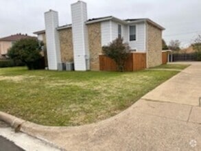 Building Photo - 5512 Lewis Ct