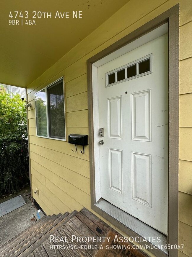 Building Photo - Spacious 9-Bedroom Home in Seattle’s Unive...