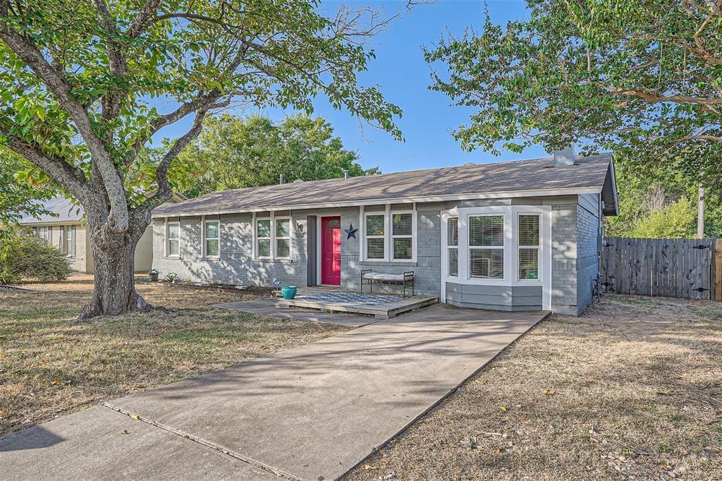 Primary Photo - 1207 S Meadows Dr