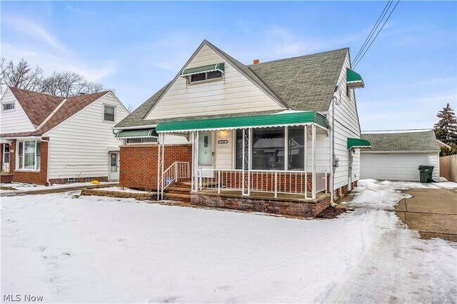 Building Photo - 21301 Carol Dr