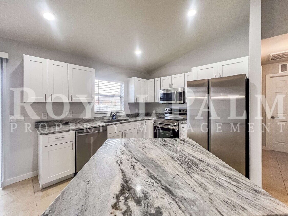 Newly Renovated 3BR/2BTH — Apply by Jan. 15th for $500 Off Your First Month! - Newly Renovated 3BR/2BTH — Apply by Jan. 15th for $500 Off Your First Month!