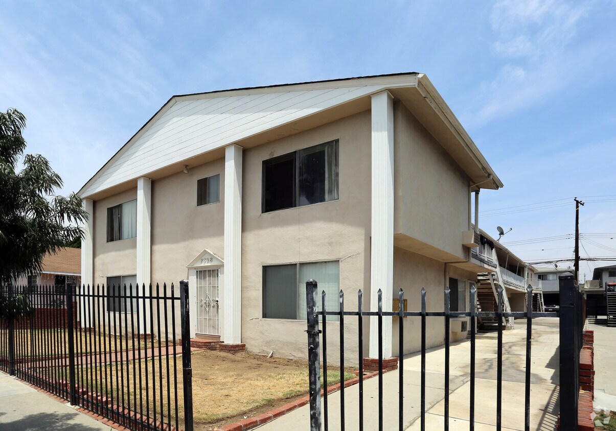 Primary Photo - The Milton Apartments