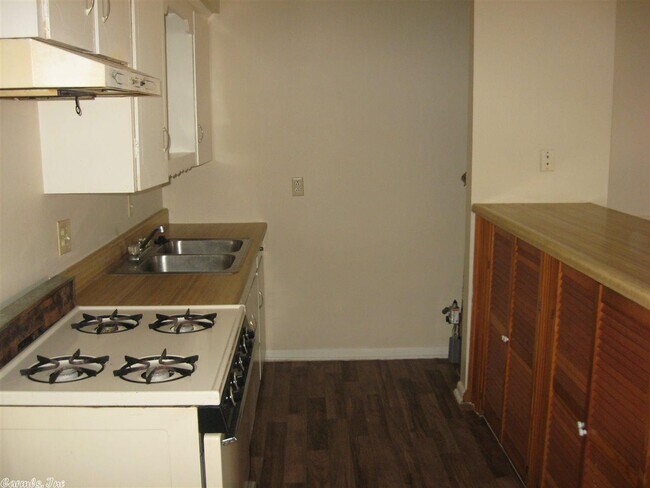 Building Photo - 214 N Fillmore St