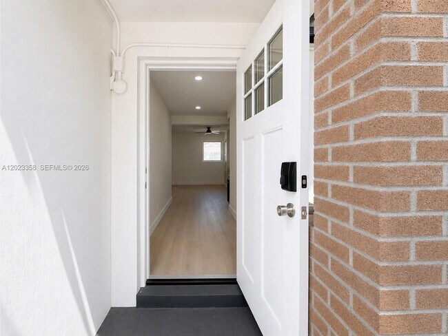 Foto del edificio - 313 SW 1st St
