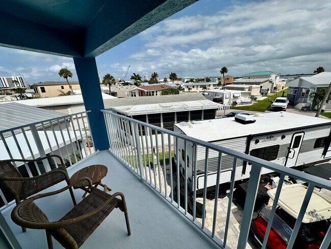 Foto del edificio - 1292 Nettles Blvd