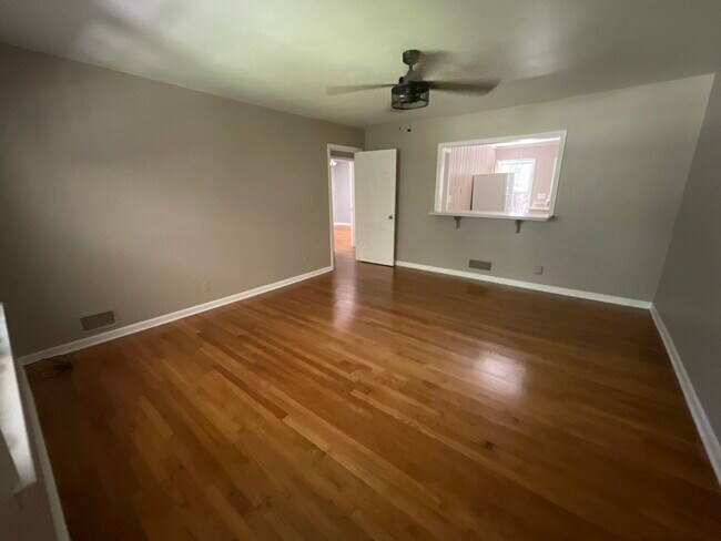 Sala de estar - 1671 Glenwyck Pl
