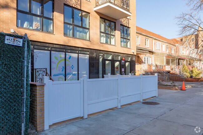 Building Photo - 105-25 65th Rd
