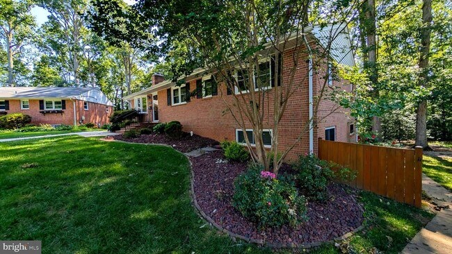 Foto del edificio - 5614 Rathbone Pl