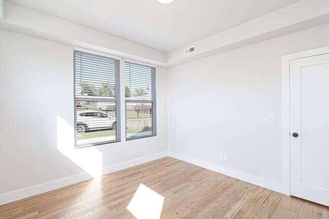Building Photo - Luxury New Construction Townhome in Bryant...