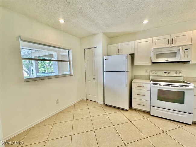 Foto del edificio - 709 Landover Cir