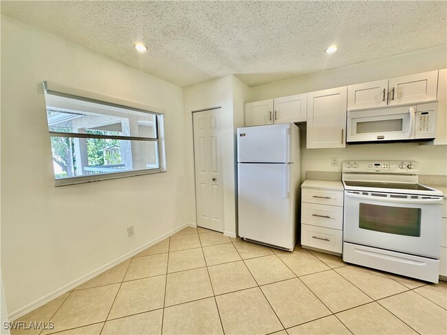 Building Photo - 709 Landover Cir