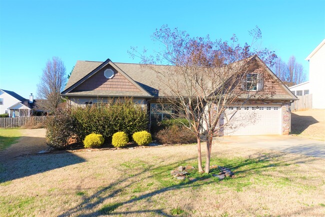 Building Photo - 610 Flintrock Dr