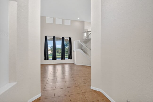 Foto del edificio - 6068 Pond Bluff Ct