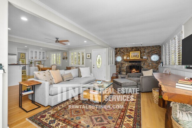 Foto del edificio - Stunning Auburn Home! Available