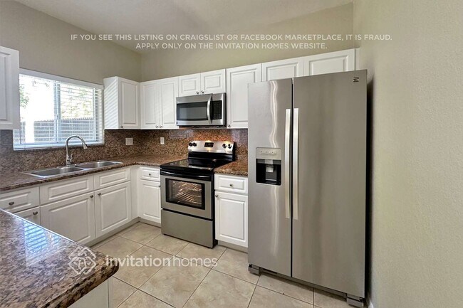 Foto del edificio - 4633 SW 164th Ct