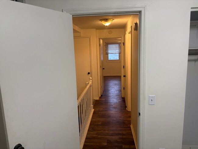 Building Photo - 5634 Robin Run