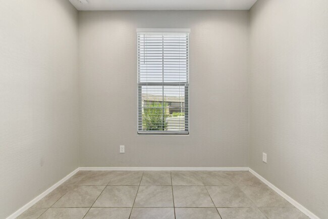 Foto del edificio - 4 Bedroom Single Family in Glendale