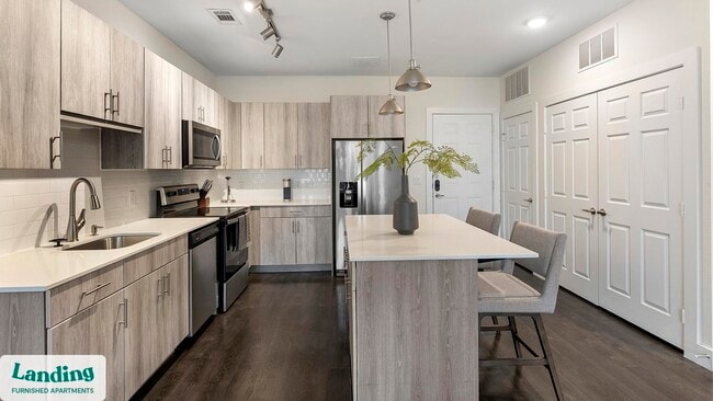 Building Photo - 401 Hemphill St