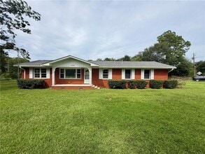 Building Photo - 5520 Helen Dr
