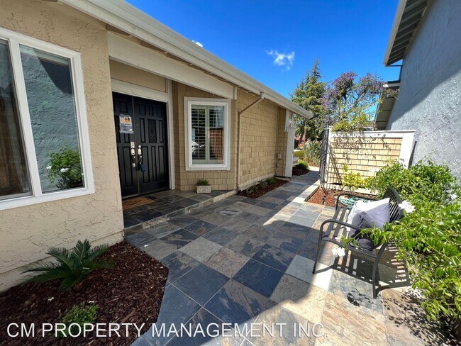 Building Photo - 3 br, 2.5 bath House - 2422 Lascar Place