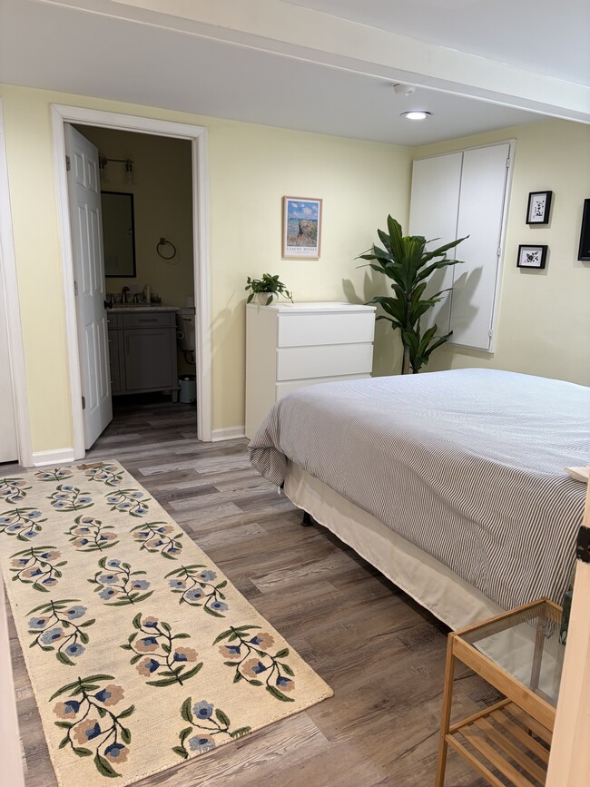 Building Photo - 258 Deer Run Dr