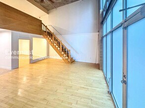 Building Photo - 311 Oak St