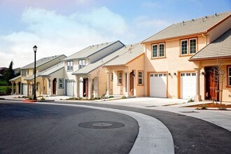Building Photo - 34 Blackbird Cir