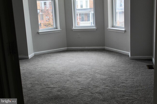 Foto del edificio - 3512 W Belvedere Ave