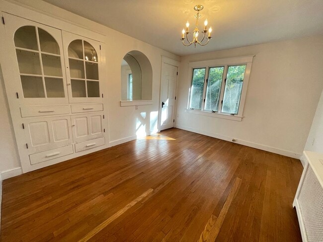 Foto del edificio - Two-Bedroom House