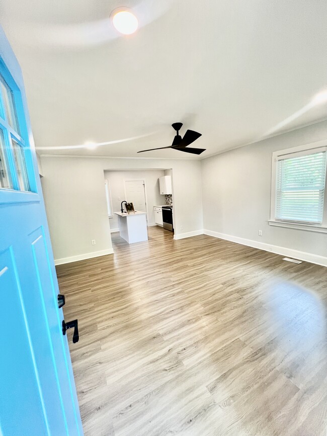 Building Photo - 204 N 30th St
