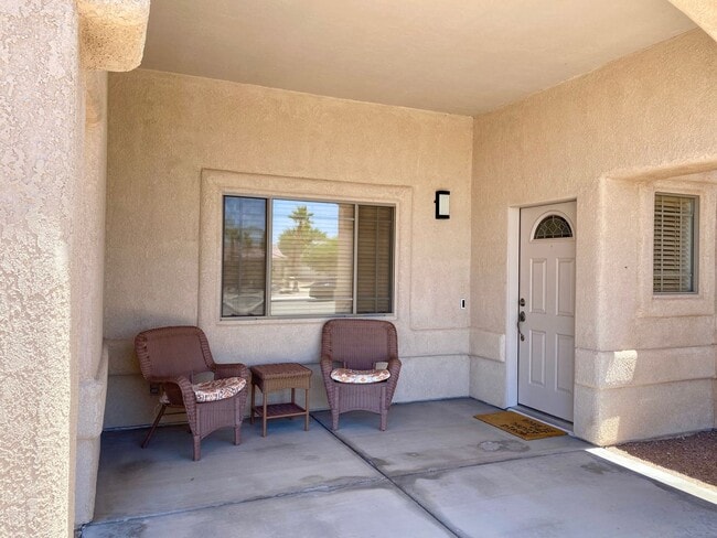 Building Photo - Beautiful Pool Home available for Winter 2...
