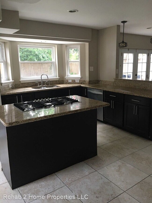 Foto del edificio - 5 br, 2.5 bath House - 2333 Beck St