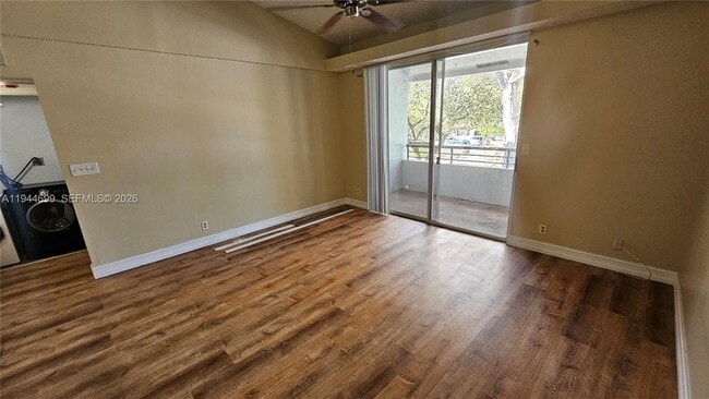 Foto del edificio - 801 Lyons Rd