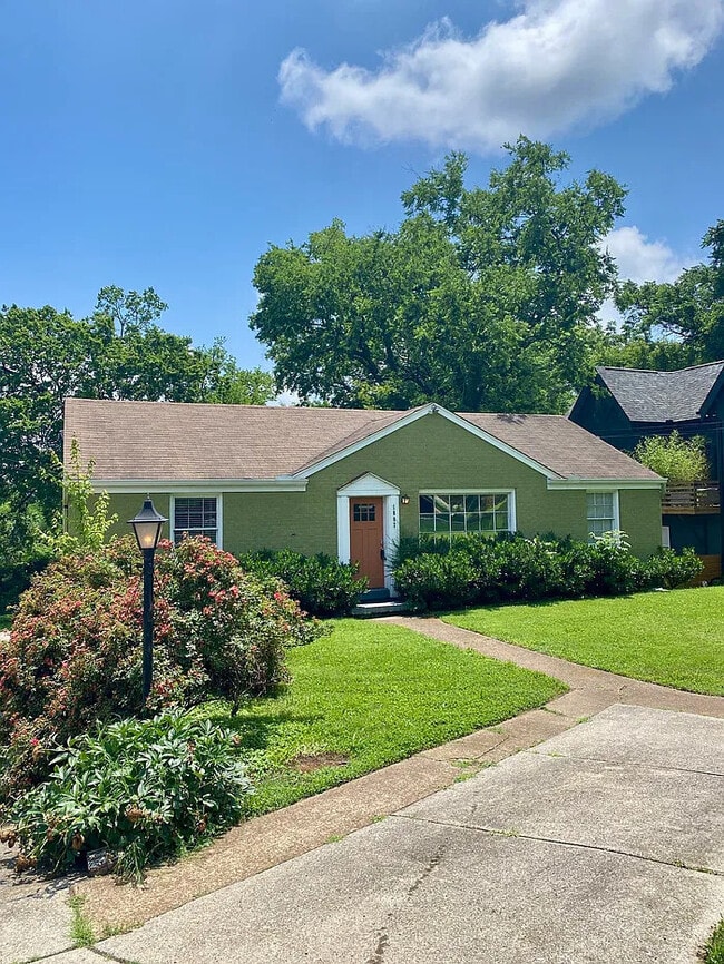 Building Photo - 1807 Riverside Dr