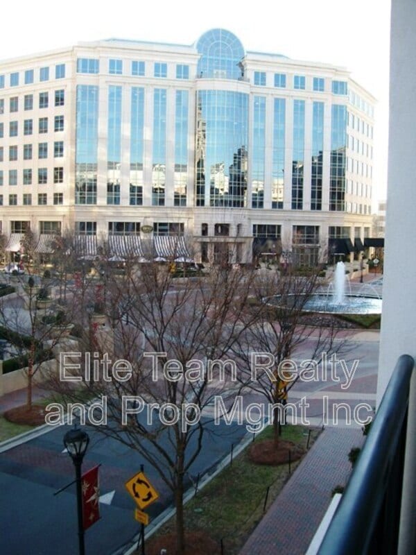 Building Photo - 4625 Piedmont Row Dr