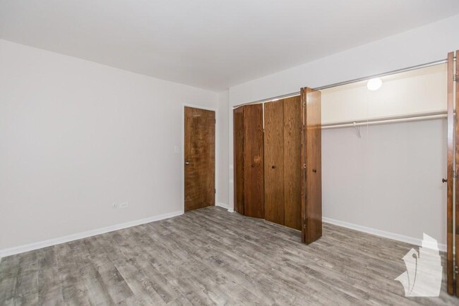 Building Photo - 1 bedroom in Chicago IL 60660