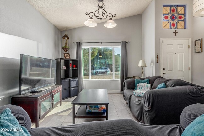 Foto del edificio - 5210 E Elmwood Cir