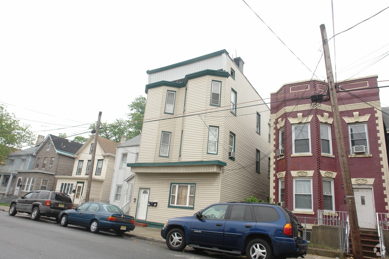 Foto del edificio - 181 Washington St