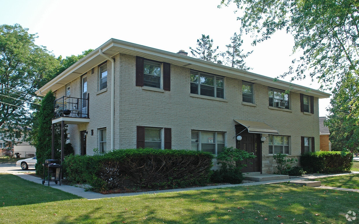 Primary Photo - 7230 W Lakefield Dr