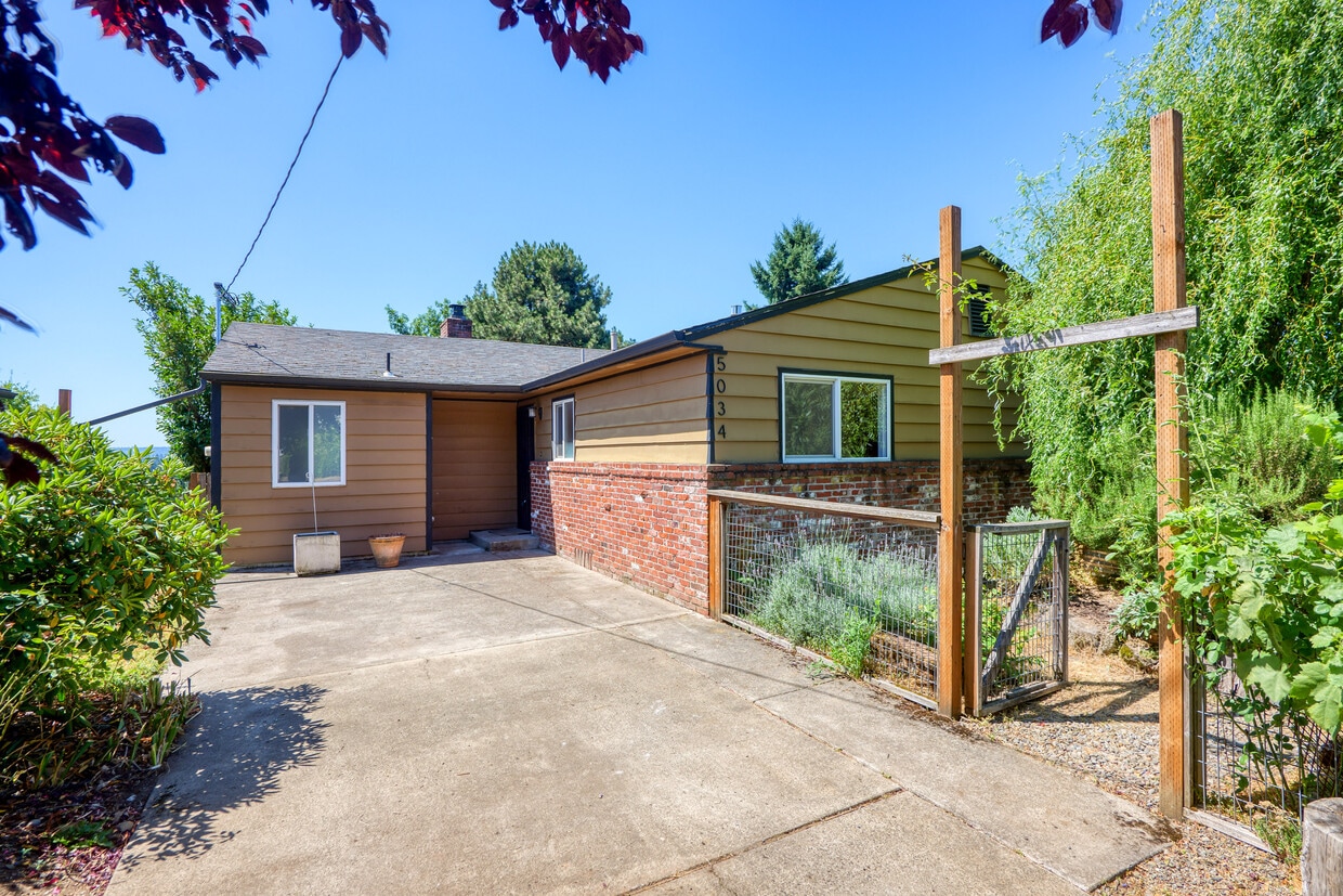 Foto principal - 5034 SE Flavel Dr