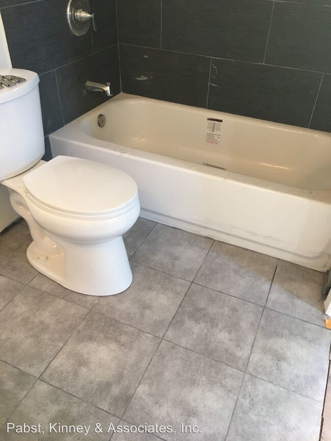 Foto del edificio - 16125 Woodruff Ave