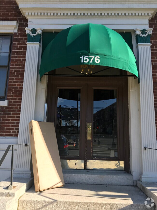 Building Photo - 1576 Commonwealth Ave