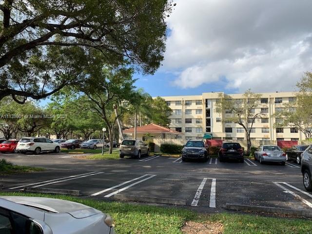 Building Photo - 2501 Riverside Dr