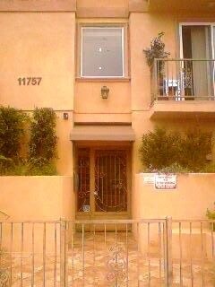 Building Photo - 11757 Saticoy St