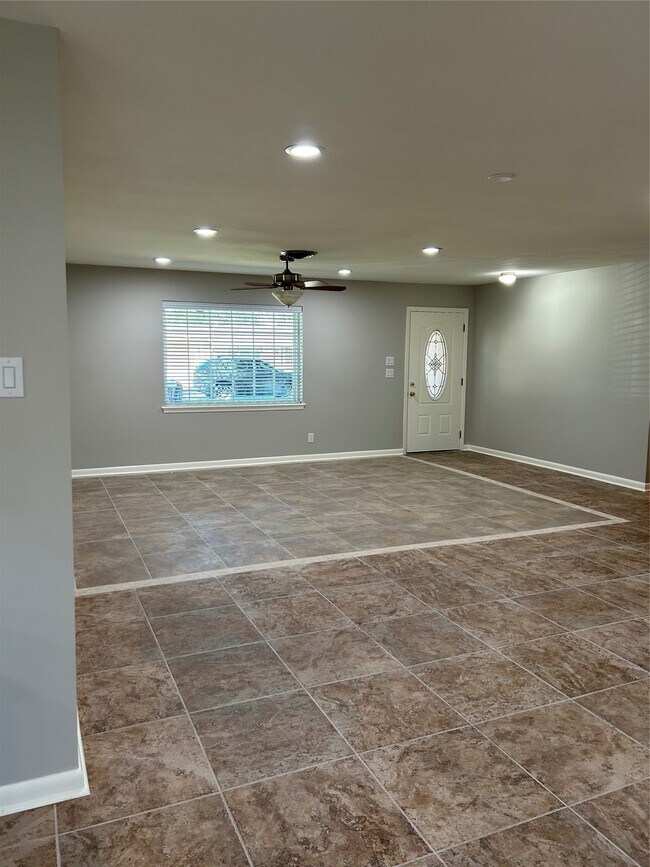 Building Photo - 10233 Moorberry Ln