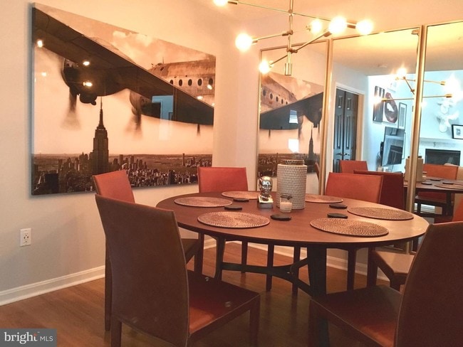 Building Photo - 2000 Phillips Terrace