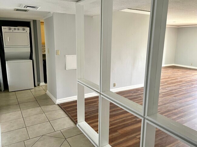 Building Photo - 166 Berlin Dr
