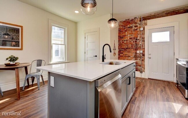 Foto del edificio - 2 br, 1 bath Townhome - 3032 New Macland Rd