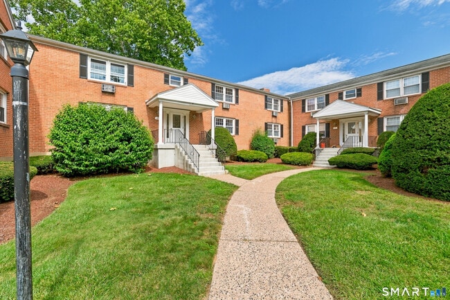 Building Photo - 45 Brewster Rd