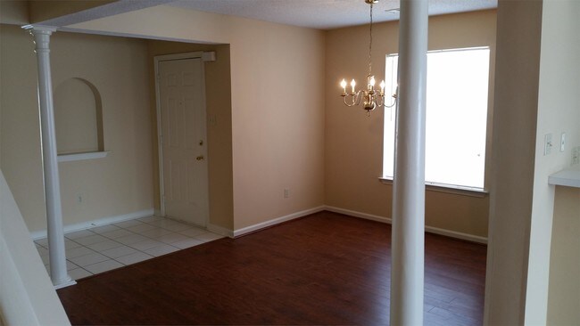 Building Photo - 7861 Shadowland Cove